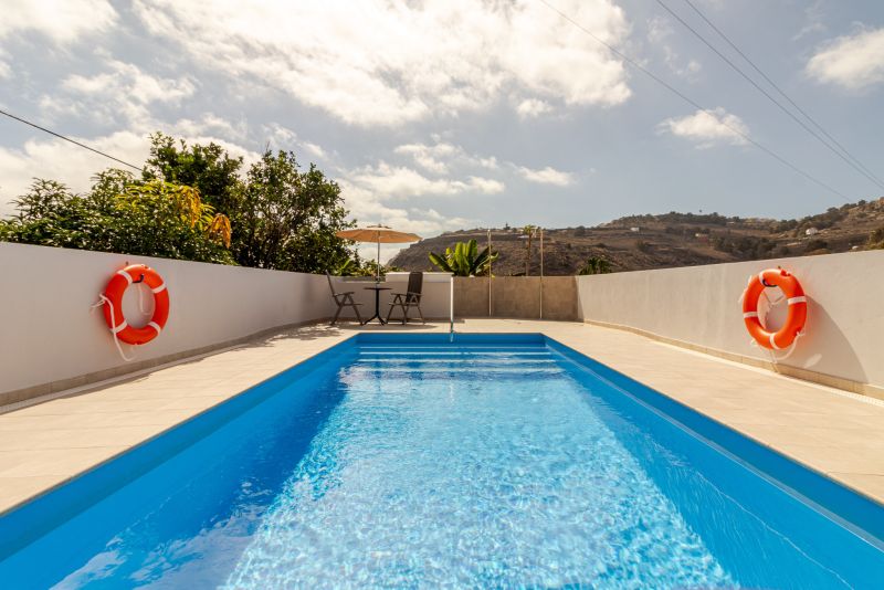 MARJOES HOUSE II COMMUNAL POOL TERRACE BBQ