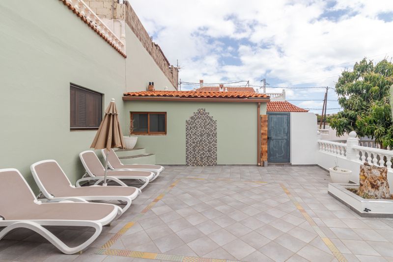 MARJOES HOUSE II COMMUNAL POOL TERRACE BBQ