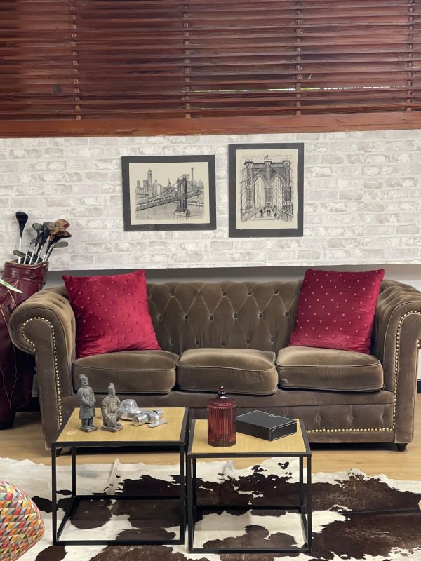 Alquiler de Muebles Clásicos para Rodajes y Producciones